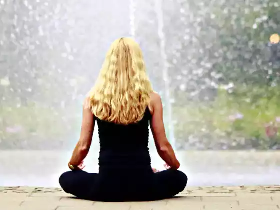 Meditazione per il radicamento profondo e l'equilibrio